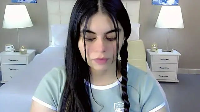 maddissonivanova online show from September 10, 2025, 7:25 pm