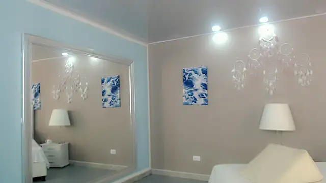 maddissonivanova online show from February 1, 2026, 6:50 pm