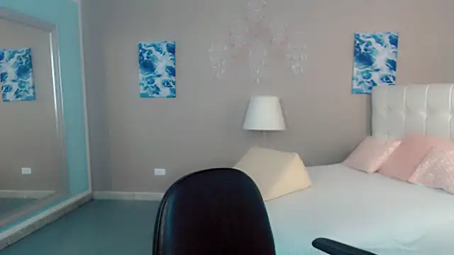 maddissonivanova online show from February 11, 2026, 7:08 pm