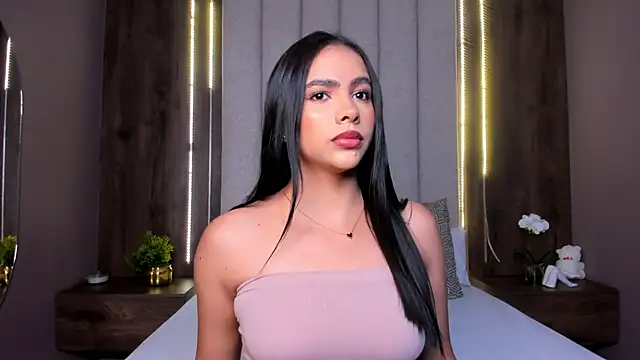 LucySalvatore  online show from September 10, 2025, 3:12 pm