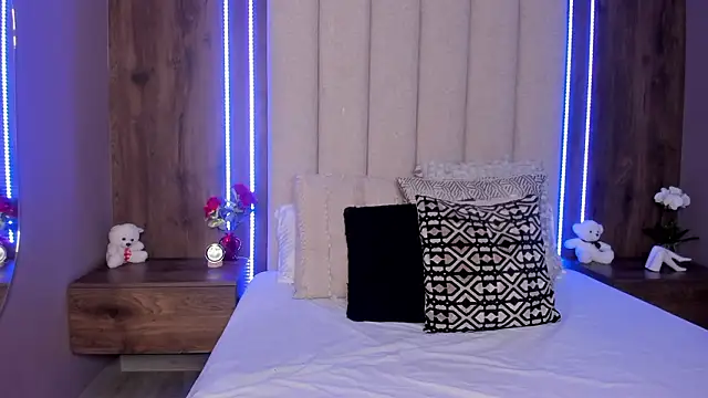 LucySalvatore  online show from March 20, 2026, 1:05 pm