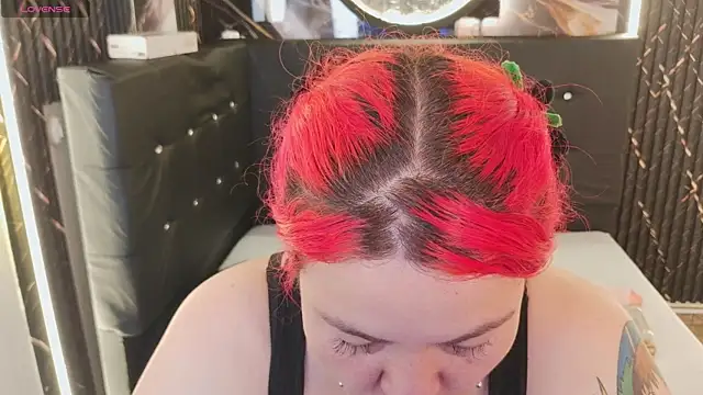 Witch Scarlet online show from April 15, 2026, 1:34 am