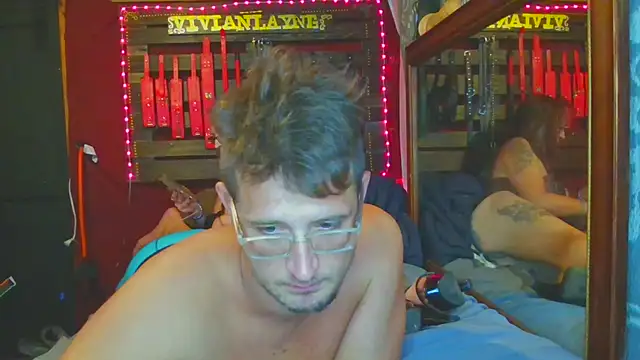 vivianlayne online show from October 9, 2025, 7:06 am