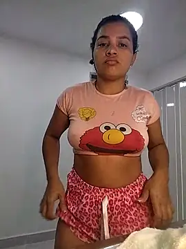 Snapshot of Eimy-04 chatting on February 9, 2026, 2:21 pm Eimy-04 online show from February 9, 2026, 2:21 pm