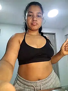 Snapshot of Eimy-04 chatting on March 2, 2026, 11:44 pm Eimy-04 online show from March 2, 2026, 11:44 pm