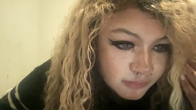 Tatbaby online show from November 28, 2025, 2:03 am