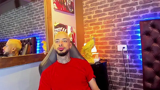 VinzenzRizzo online show from December 17, 2025, 4:29 am