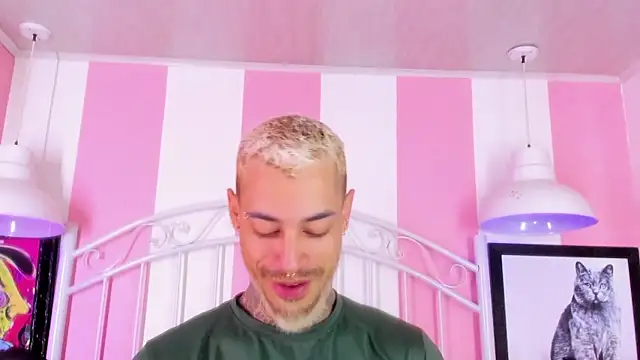 VinzenzRizzo online show from January 17, 2026, 4:17 am