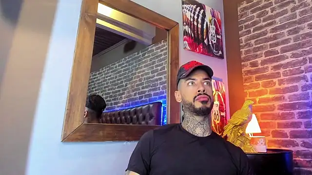 VinzenzRizzo online show from February 21, 2026, 10:33 pm