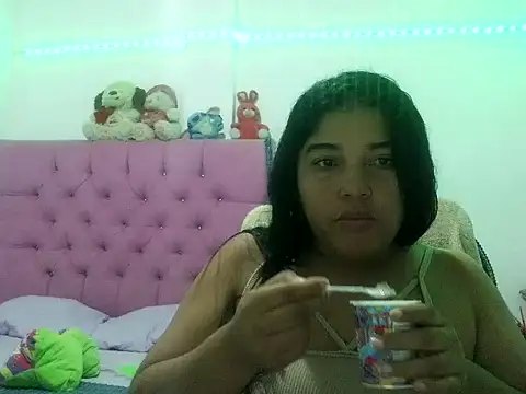 angelHeath13 online show from June 10, 2026, 2:01 am