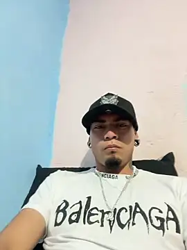 Snapshot of Ricardo2334 chatting on February 26, 2026, 4:00 am Ricardo2334 online show from February 26, 2026, 4:00 am