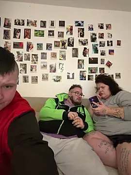 mrandmrsdarkside online show from December 2, 2025, 8:26 pm