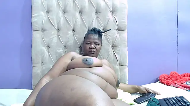 Snapshot of NaughtyChubbyZoe chatting on September 10, 2025, 9:15 pm NaughtyChubbyZoe online show from September 10, 2025, 9:15 pm