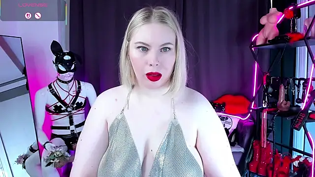 Snapshot of Anna_Maxwell chatting on April 19, 2026, 2:00 am Anna Maxwell online show from April 19, 2026, 2:00 am