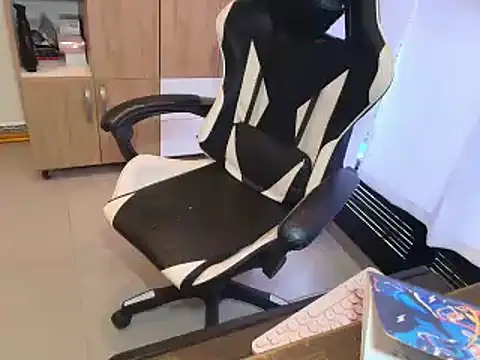 max love255 online show from March 18, 2026, 9:51 pm