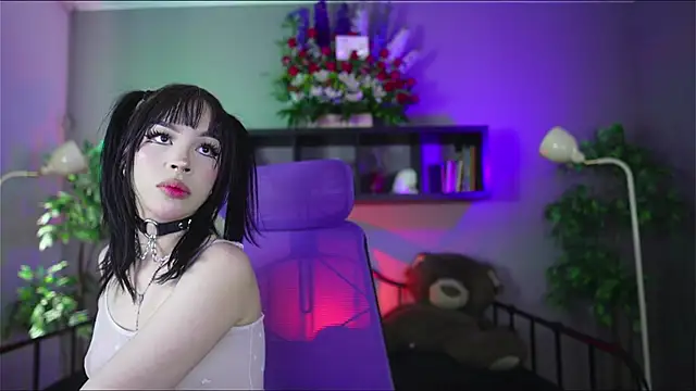 Sabrina bloom online show from November 7, 2025, 1:33 pm