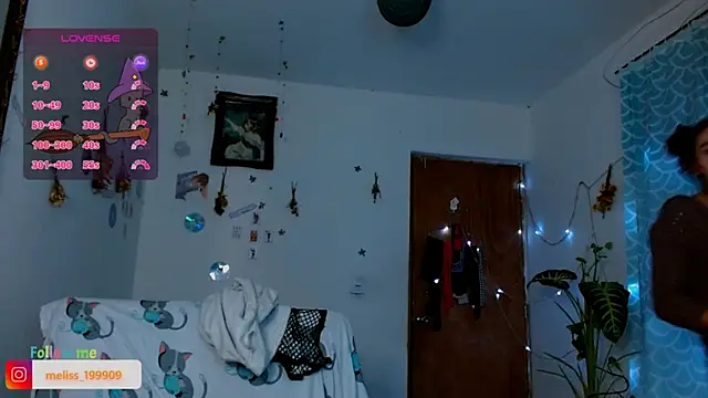 Nocturnawitch online show from May 7, 2026, 2:17 am