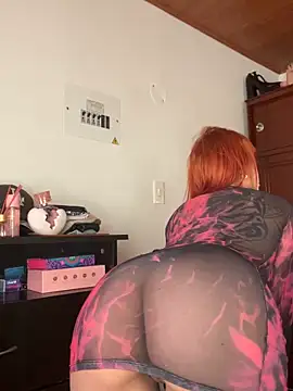 ScarlettRusso1 online show from October 19, 2025, 1:12 pm