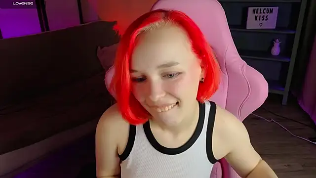 NaomiYoru online show from September 26, 2025, 8:24 pm