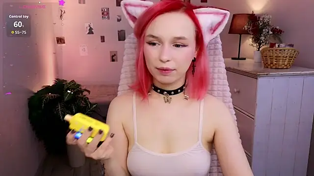 NaomiYoru online show from April 7, 2026, 8:42 pm