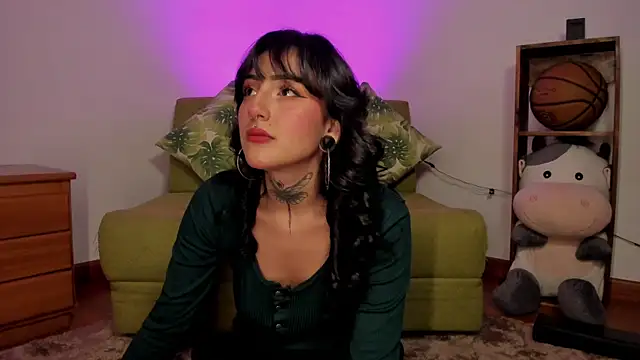 lola n apolo online show from October 3, 2025, 1:57 am