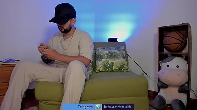 lola n apolo online show from October 6, 2025, 1:58 am