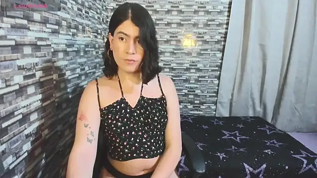 xxxEmmaxx online show from April 8, 2026, 3:39 am