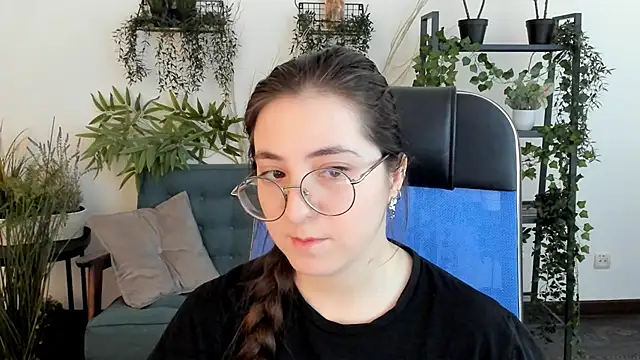 VirtuallVoyant online show from November 26, 2025, 6:58 am