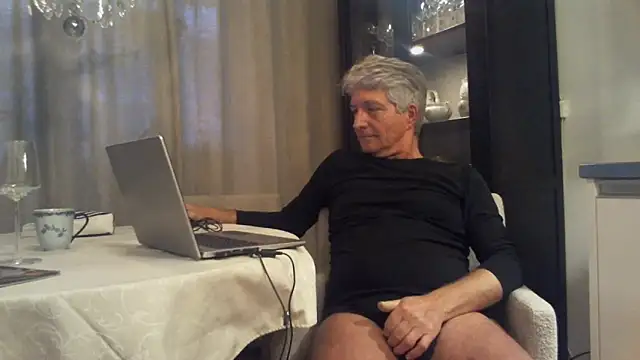 Swegay12-Exhi online show from February 6, 2026, 3:15 pm