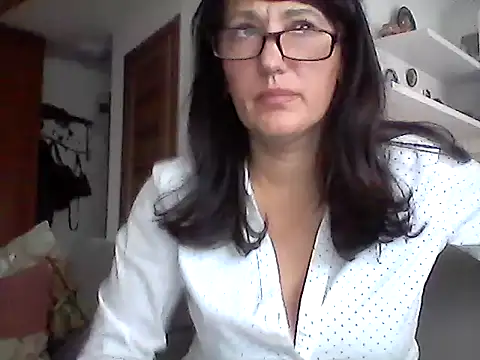 Elena48324 online show from November 8, 2025, 1:00 pm