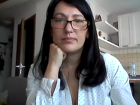 Elena48324 online show from April 12, 2026, 8:41 am