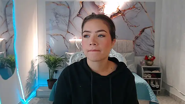 Snapshot of _Tiffany1 chatting on September 10, 2025, 7:36 pm Tiffany1 online show from September 10, 2025, 7:36 pm