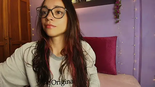 Dafne Mel online show from October 18, 2025, 7:47 pm