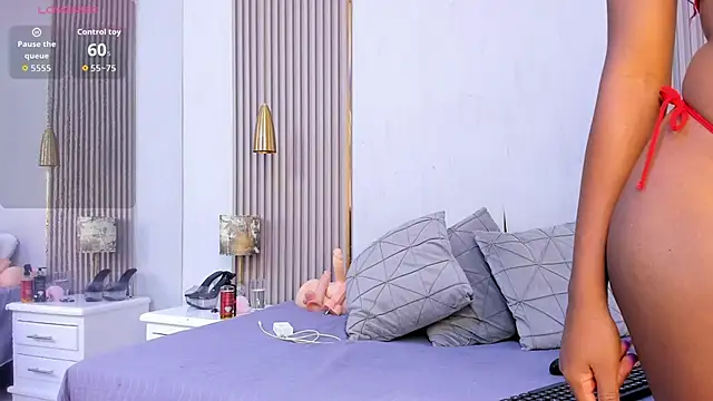 Skylar Smith  online show from October 15, 2025, 12:38 pm