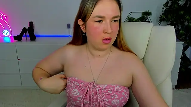 Sofii darling online show from March 4, 2026, 5:41 pm