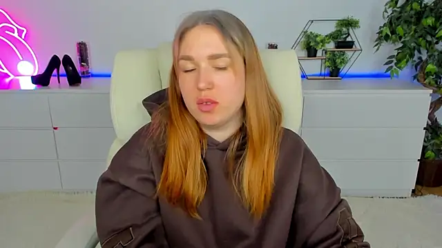 Sofii darling online show from March 5, 2026, 5:42 pm