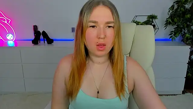 Sofii darling online show from March 6, 2026, 5:42 pm