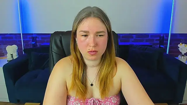 Sofii darling online show from March 17, 2026, 5:38 pm