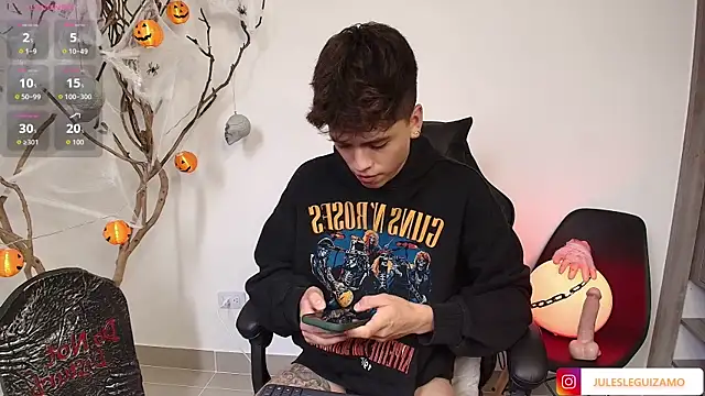 stev austin  online show from October 8, 2025, 9:34 pm