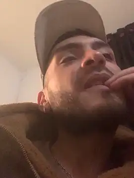 Snapshot of malek_xarx_ chatting on February 5, 2026, 3:55 am malek xarx online show from February 5, 2026, 3:55 am