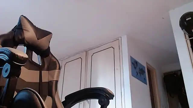 Snapshot of malek_xarx_ chatting on February 8, 2026, 8:34 pm malek xarx online show from February 8, 2026, 8:34 pm