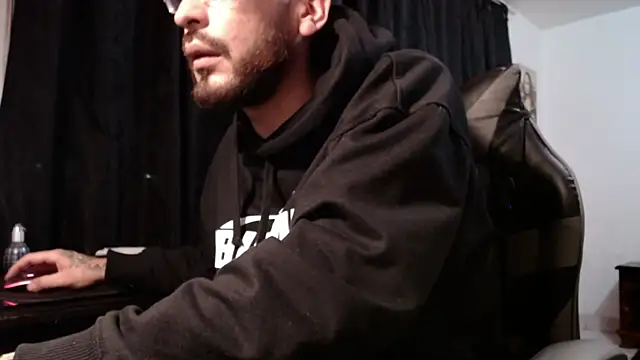 Snapshot of malek_xarx_ chatting on February 12, 2026, 3:12 am malek xarx online show from February 12, 2026, 3:12 am