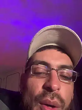 Snapshot of malek_xarx_ chatting on February 21, 2026, 2:23 am malek xarx online show from February 21, 2026, 2:23 am