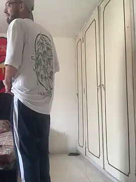 Snapshot of malek_xarx_ chatting on March 2, 2026, 5:09 pm malek xarx online show from March 2, 2026, 5:09 pm