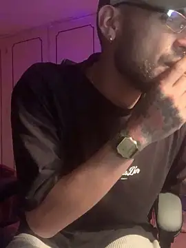 Snapshot of malek_xarx_ chatting on March 3, 2026, 10:10 am malek xarx online show from March 3, 2026, 10:10 am