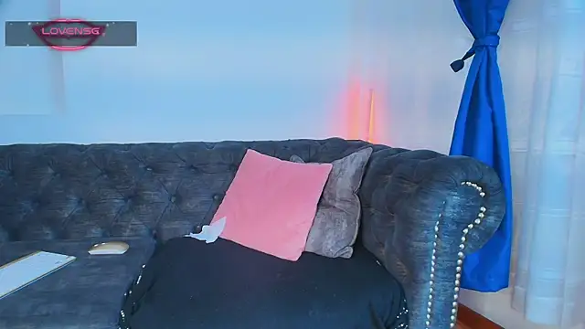 tiana rosse  online show from March 31, 2026, 12:05 pm