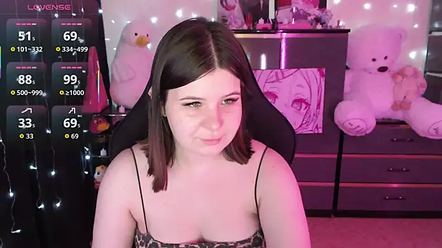 AmyVibess online show from November 6, 2025, 8:10 pm