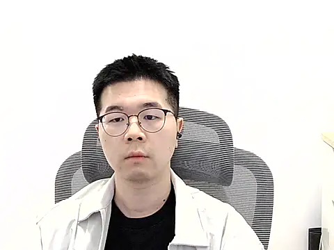 Snapshot of Adzard65 chatting on October 28, 2025, 2:20 pm Adzard65 online show from October 28, 2025, 2:20 pm