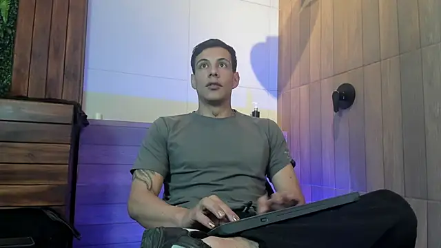 Snapshot of Dustin_Sonne chatting on May 3, 2026, 3:34 am Dustin Sonne online show from May 3, 2026, 3:34 am