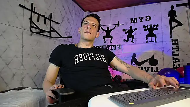 Snapshot of Dustin_Sonne chatting on May 24, 2026, 3:22 am Dustin Sonne online show from May 24, 2026, 3:22 am